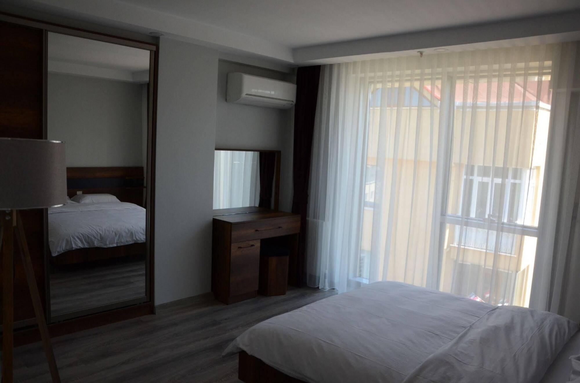 On4 Rooms & Suites Istanboel Buitenkant foto